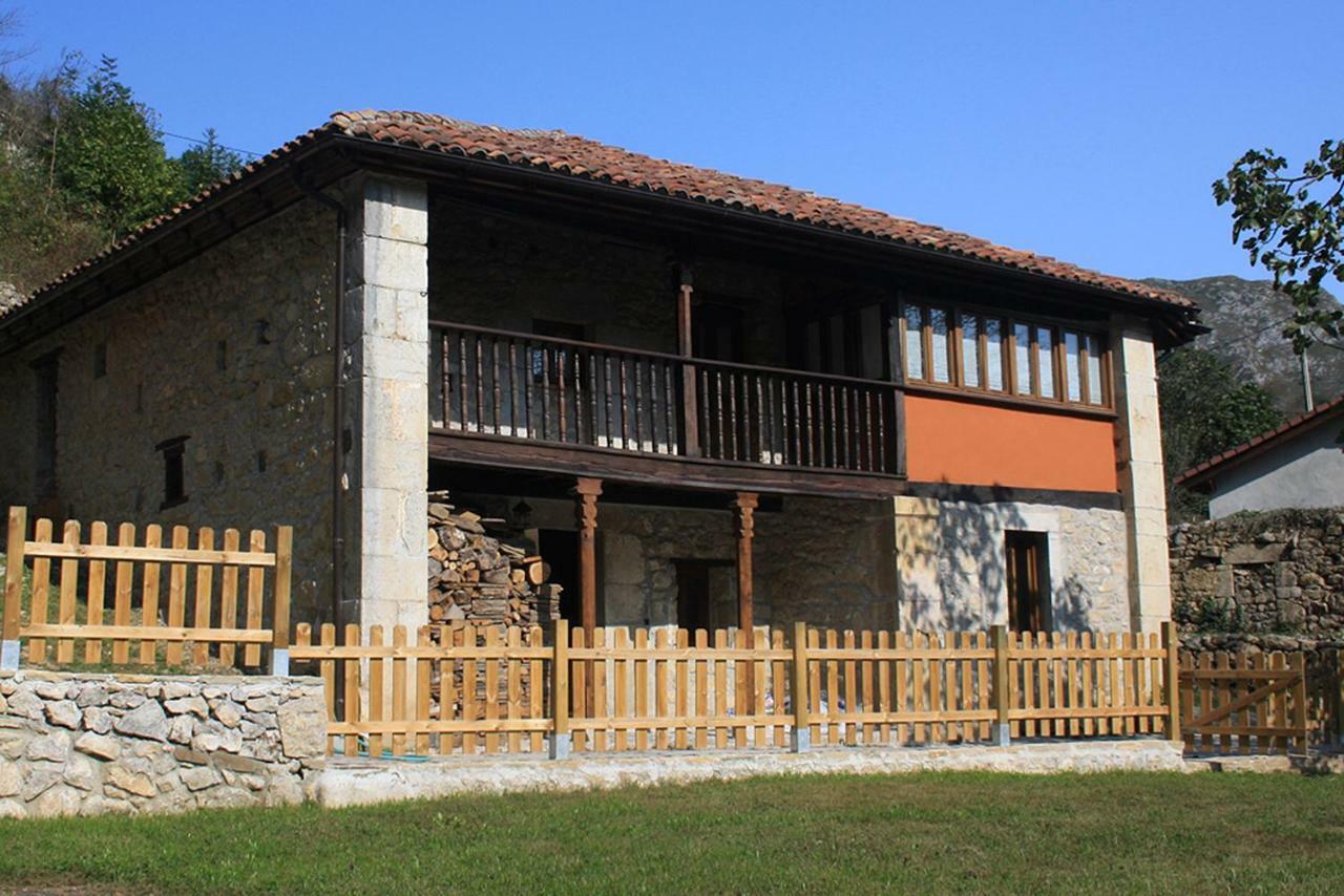 Hotel Rural Llerau Ponga Bagian luar foto