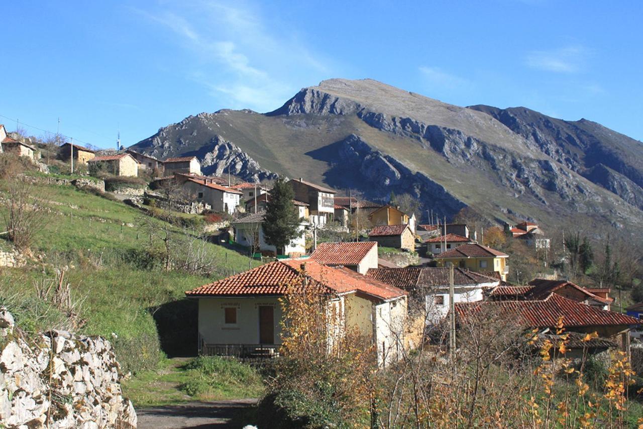Hotel Rural Llerau Ponga Bagian luar foto